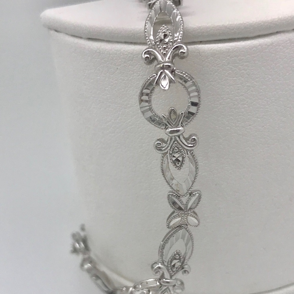 14kt white gold bracelet